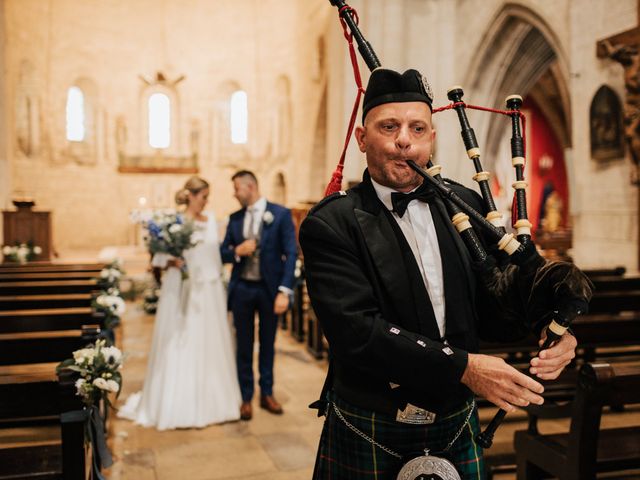 Le mariage de Adeline et Charles à Cubzac-les-Ponts, Gironde 31