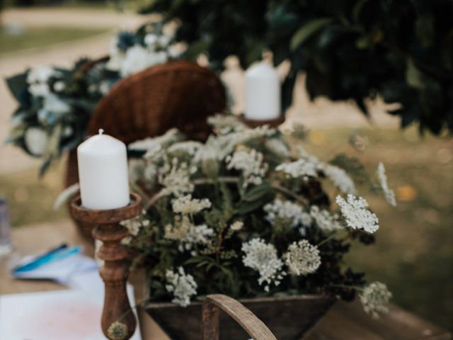 Le mariage de Adeline et Charles à Cubzac-les-Ponts, Gironde 36