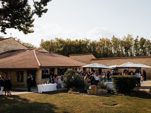 Le mariage de Adeline et Charles à Cubzac-les-Ponts, Gironde 37