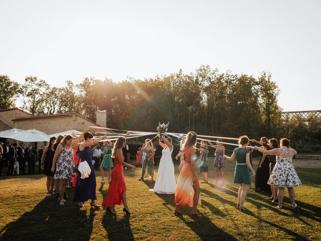 Le mariage de Adeline et Charles à Cubzac-les-Ponts, Gironde 40