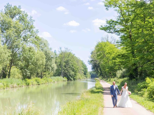 Le mariage de Emilien et Emilie à Bussy-en-Othe, Yonne 17