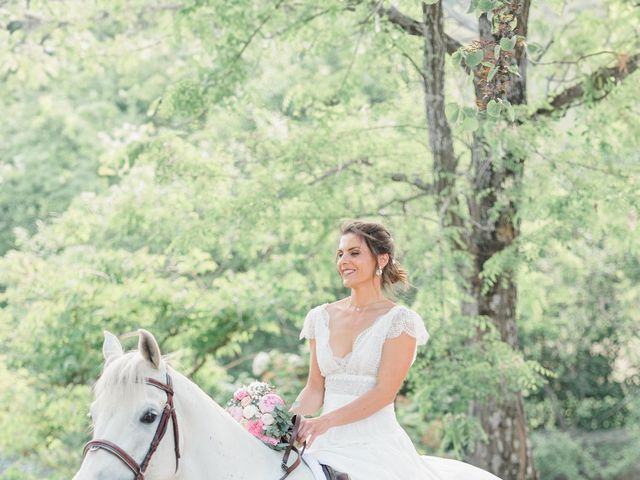 Le mariage de Nicolas et Virginie à Simiane-la-Rotonde, Alpes-de-Haute-Provence 1
