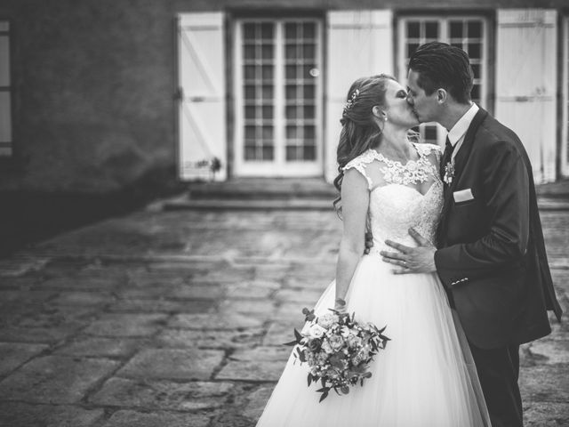 Le mariage de Stéphane et Isabelle à Savigneux, Loire 24