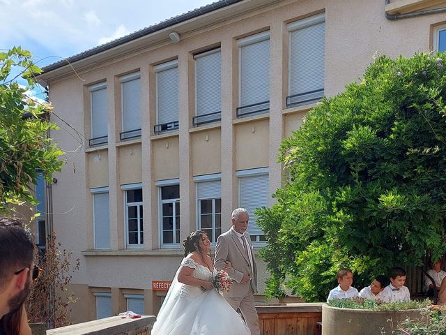 Le mariage de Damien  et Lola à Chessy, Rhône 25