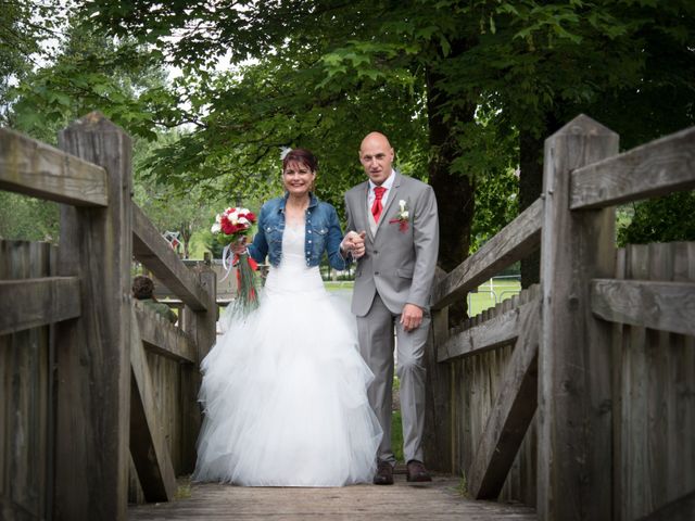 Le mariage de Mickaël et Gaëlle à Chaux-des-Crotenay, Jura 19