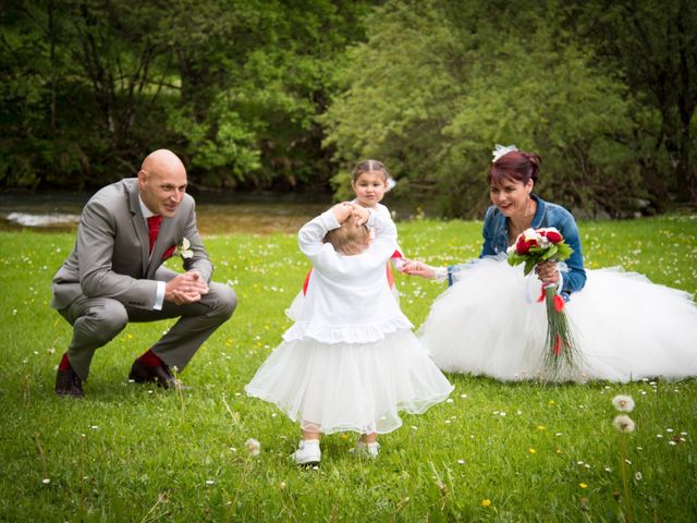 Le mariage de Mickaël et Gaëlle à Chaux-des-Crotenay, Jura 23