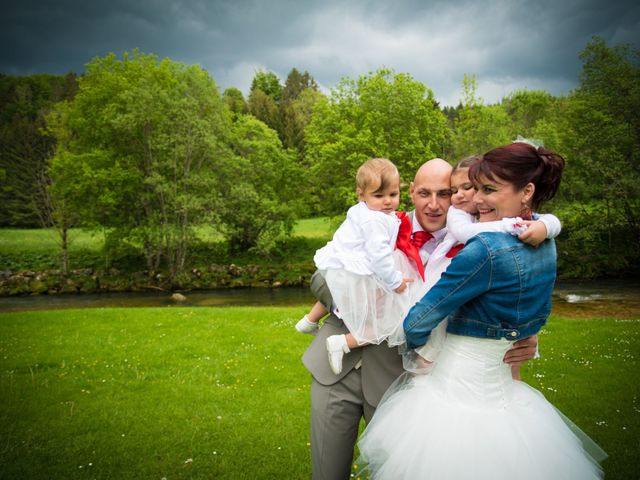 Le mariage de Mickaël et Gaëlle à Chaux-des-Crotenay, Jura 24