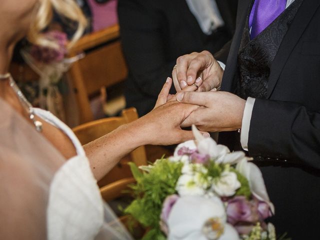 Le mariage de Damien et Emmanuelle à La Combe-de-Lancey, Isère 15