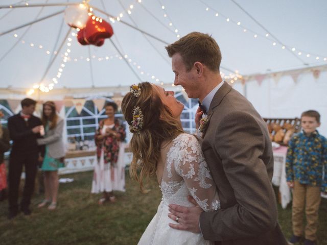 Le mariage de Jamie et Megan à Bertignat, Puy-de-Dôme 41