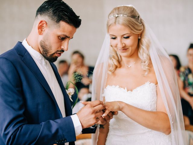 Le mariage de Tayeb et Soléne à Saint-Julien-en-Genevois, Haute-Savoie 14