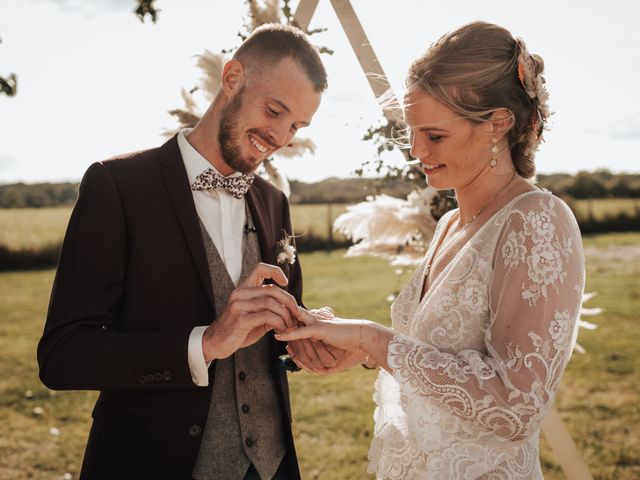 Le mariage de Corentin et Coralie à Bouère, Mayenne 32