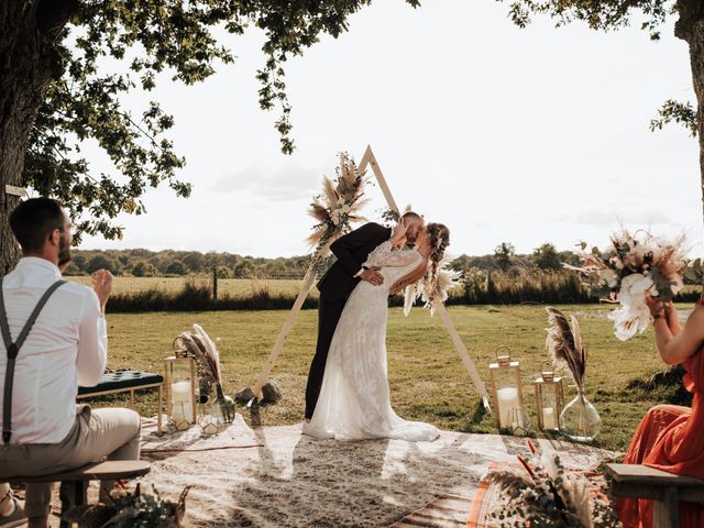 Le mariage de Corentin et Coralie à Bouère, Mayenne 33