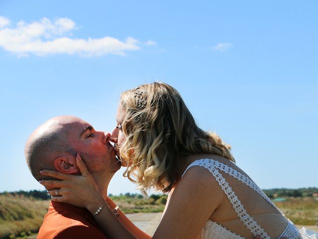 Le mariage de Alexis et Sasha à Moutiers-sur-le-Lay, Vendée 12