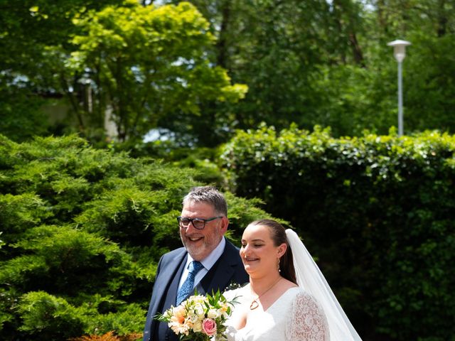Le mariage de Gaetan et Cindy à Hagenthal-le-Bas, Haut Rhin 4