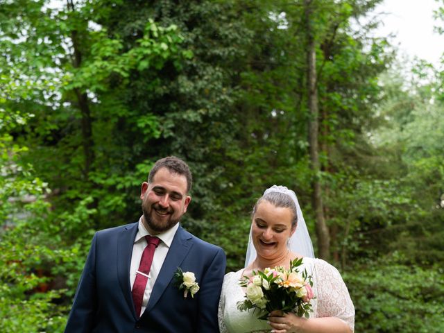 Le mariage de Gaetan et Cindy à Hagenthal-le-Bas, Haut Rhin 316