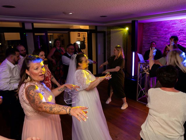 Le mariage de Gaetan et Cindy à Hagenthal-le-Bas, Haut Rhin 392