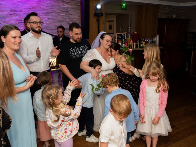 Le mariage de Gaetan et Cindy à Hagenthal-le-Bas, Haut Rhin 411