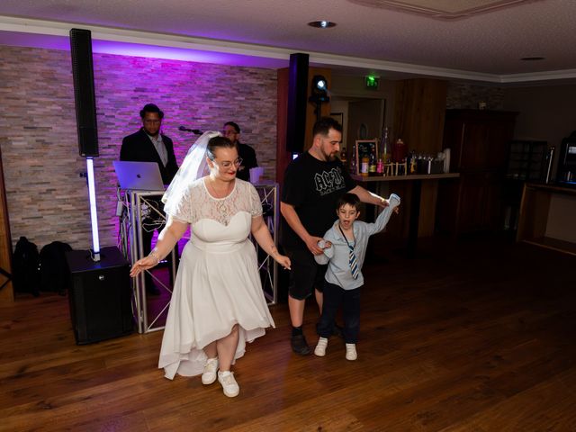 Le mariage de Gaetan et Cindy à Hagenthal-le-Bas, Haut Rhin 418