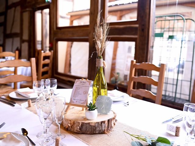 Le mariage de Arnaud et Charlène à Malafretaz, Ain 3