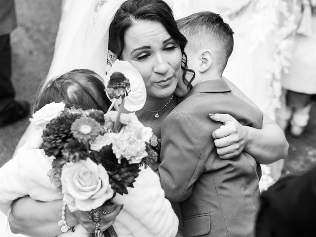 Le mariage de Christelle et Samson à Chaumont-en-Vexin, Oise 64