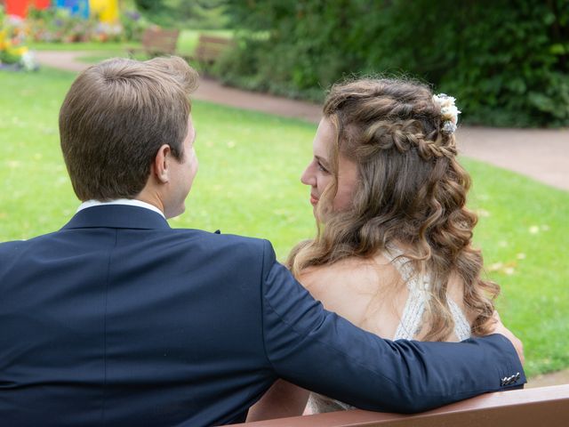 Le mariage de Thomas et Amandine à Reims, Marne 33