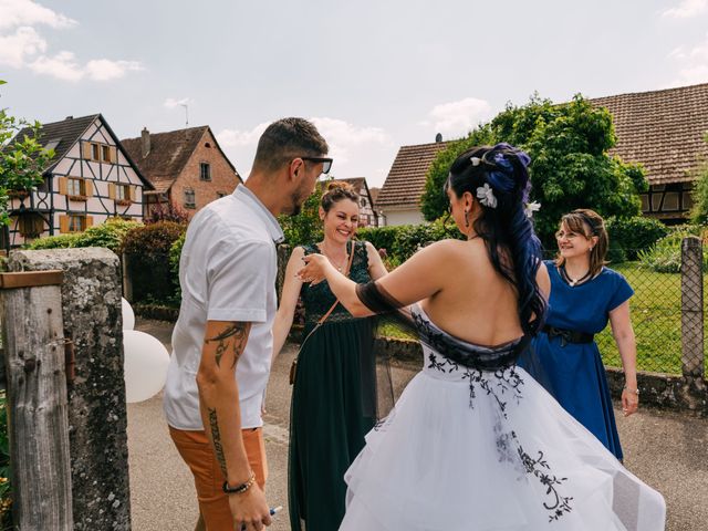 Le mariage de Marie et Maxime à Moyen-Muespach, Haut Rhin 37