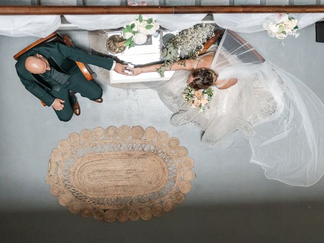 Le mariage de Mickaël et Hélène  à Alès, Gard 39