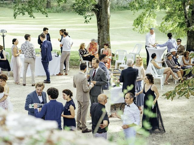 Le mariage de Alexander et Mélanie à Peyrins, Drôme 81