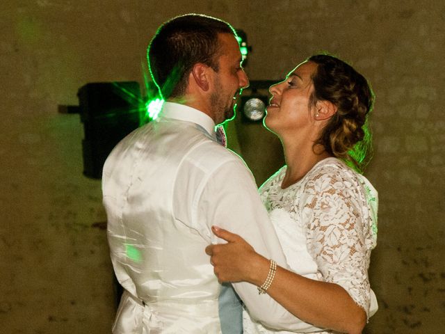 Le mariage de Anthony et Emilie à L&apos;Houmeau, Charente Maritime 33