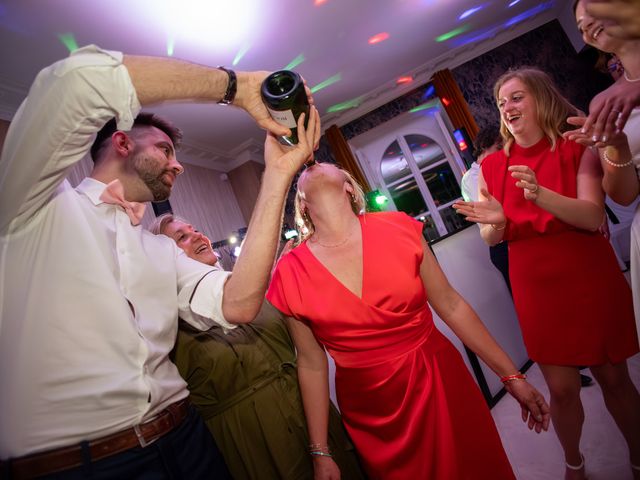 Le mariage de Umut et Marine à La Chapelle-sur-Erdre, Loire Atlantique 296
