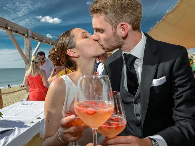 Le mariage de Etienne et Alyssia à Lacanau, Gironde 86