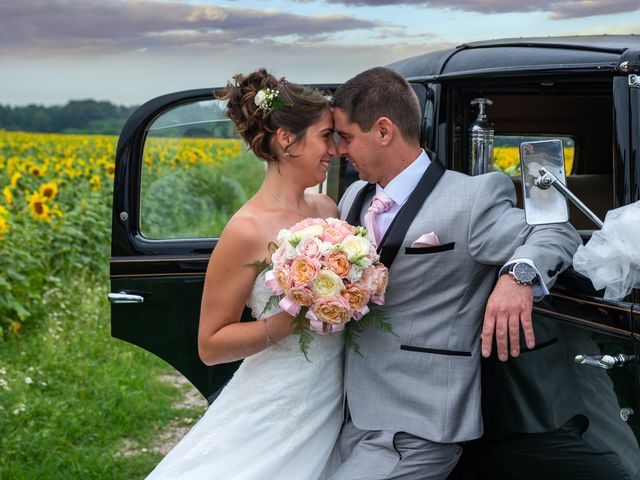 Le mariage de Lucie et Thomas à Saint-Denis-de l&apos;Hôtel, Loiret 10