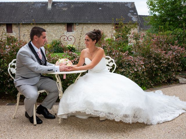 Le mariage de Lucie et Thomas à Saint-Denis-de l&apos;Hôtel, Loiret 13