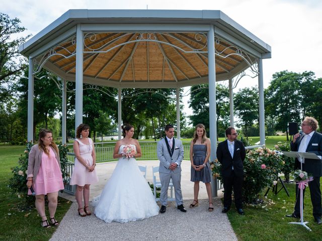 Le mariage de Lucie et Thomas à Saint-Denis-de l&apos;Hôtel, Loiret 18