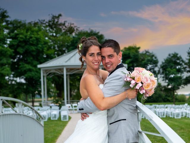 Le mariage de Lucie et Thomas à Saint-Denis-de l&apos;Hôtel, Loiret 22