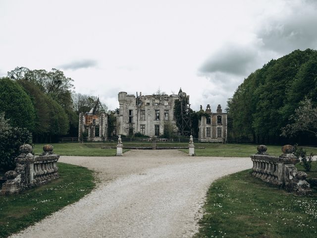 Le mariage de Alexandre et Caroline à Fresneaux-Montchevreuil, Oise 3