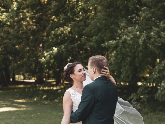 Le mariage de Bertrand et Mathilde à Marennes, Rhône 18