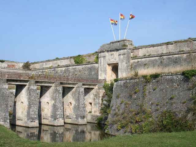 Le mariage de Clémentine et Paul à Le Château-d&apos;Oléron, Charente Maritime 2