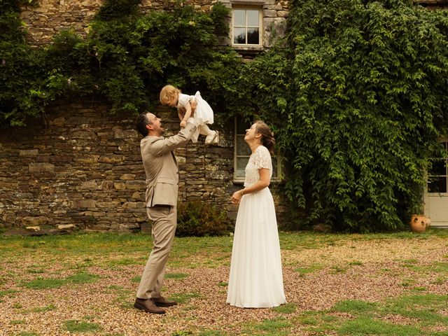 Le mariage de Thibaut et Mona à Réminiac, Morbihan 23
