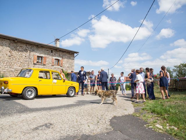 Le mariage de Nicolas et Amandine à Marcoux, Loire 14