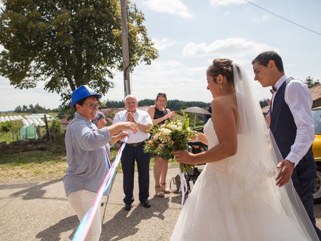 Le mariage de Nicolas et Amandine à Marcoux, Loire 16