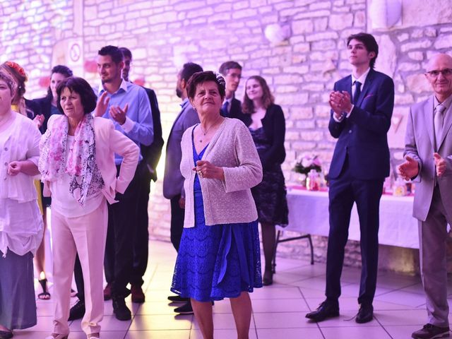 Le mariage de Vincent et Laetitia à Chevigny-Saint-Sauveur, Côte d&apos;Or 99