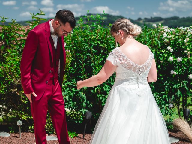 Le mariage de Caroline et Julien à Naucelles, Cantal 13