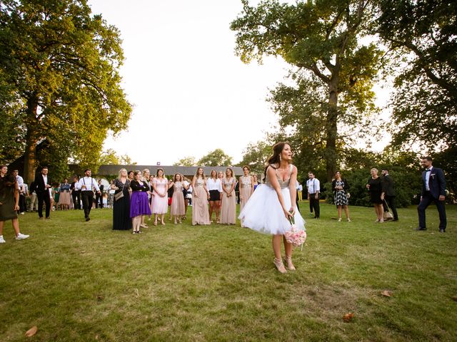 Le mariage de Julien et Noémie à Crévin, Ille et Vilaine 89