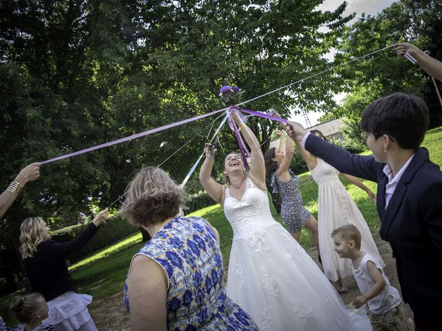 Le mariage de Nicolas et Virginie à Ambronay, Ain 24