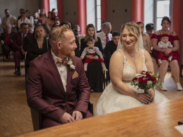 Le mariage de Wilfried et Johanna à Jaillans, Drôme 12