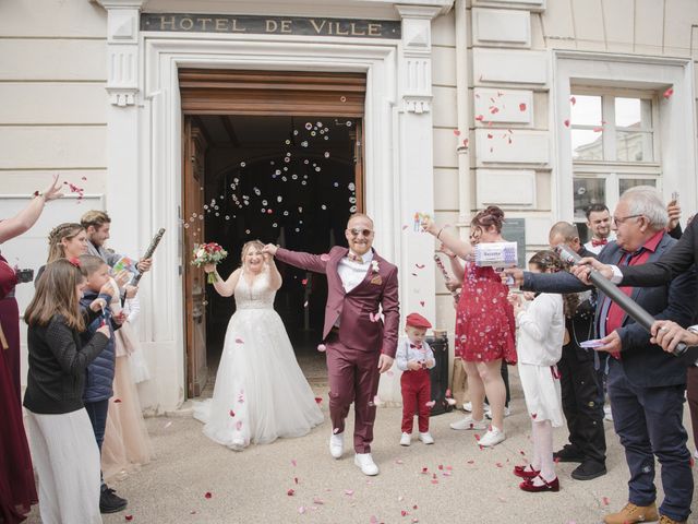 Le mariage de Wilfried et Johanna à Jaillans, Drôme 15