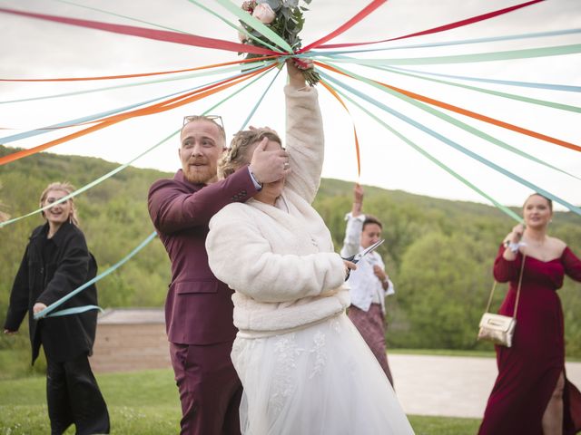 Le mariage de Wilfried et Johanna à Jaillans, Drôme 28