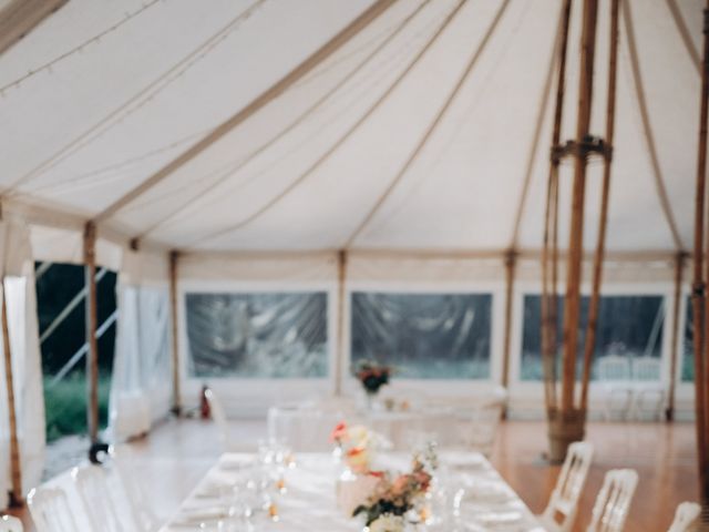 Le mariage de Gabriel et Karin à Saint-Valérien, Yonne 84