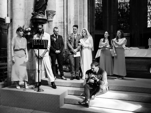 Le mariage de Alix et Claire Marine à Cluny, Saône et Loire 64